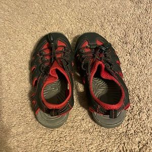 Red & Black Little Kids Water Shoes, Size 12